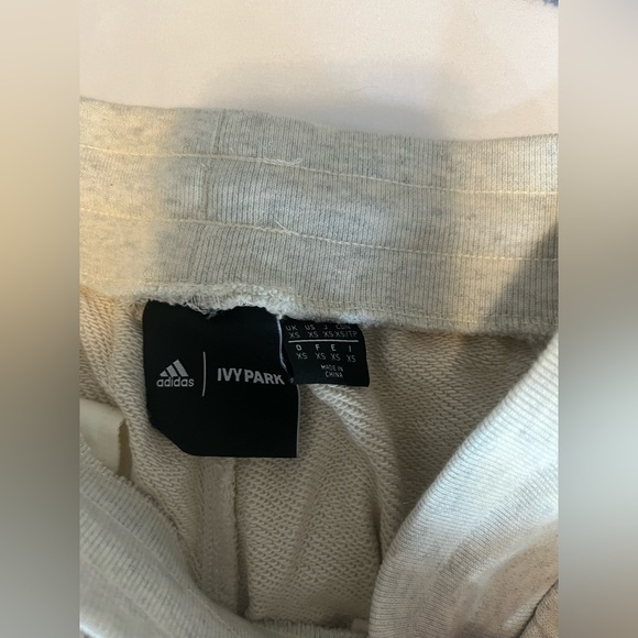 Ivy Park Joggers - Picture 2 of 3